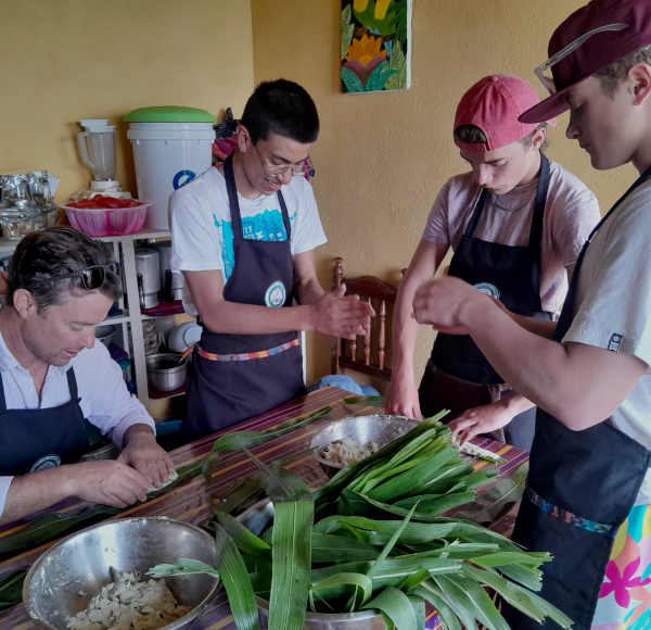 Hands-On Atitlán Experiences With Locals